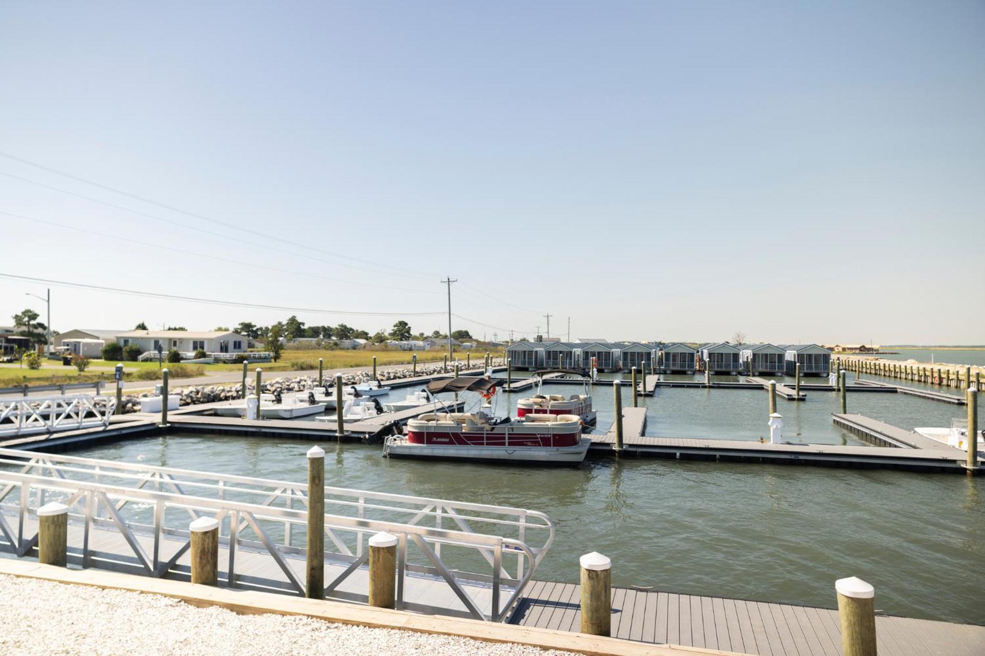 Blufin Bungalows & Marina Chincoteague Exterior photo