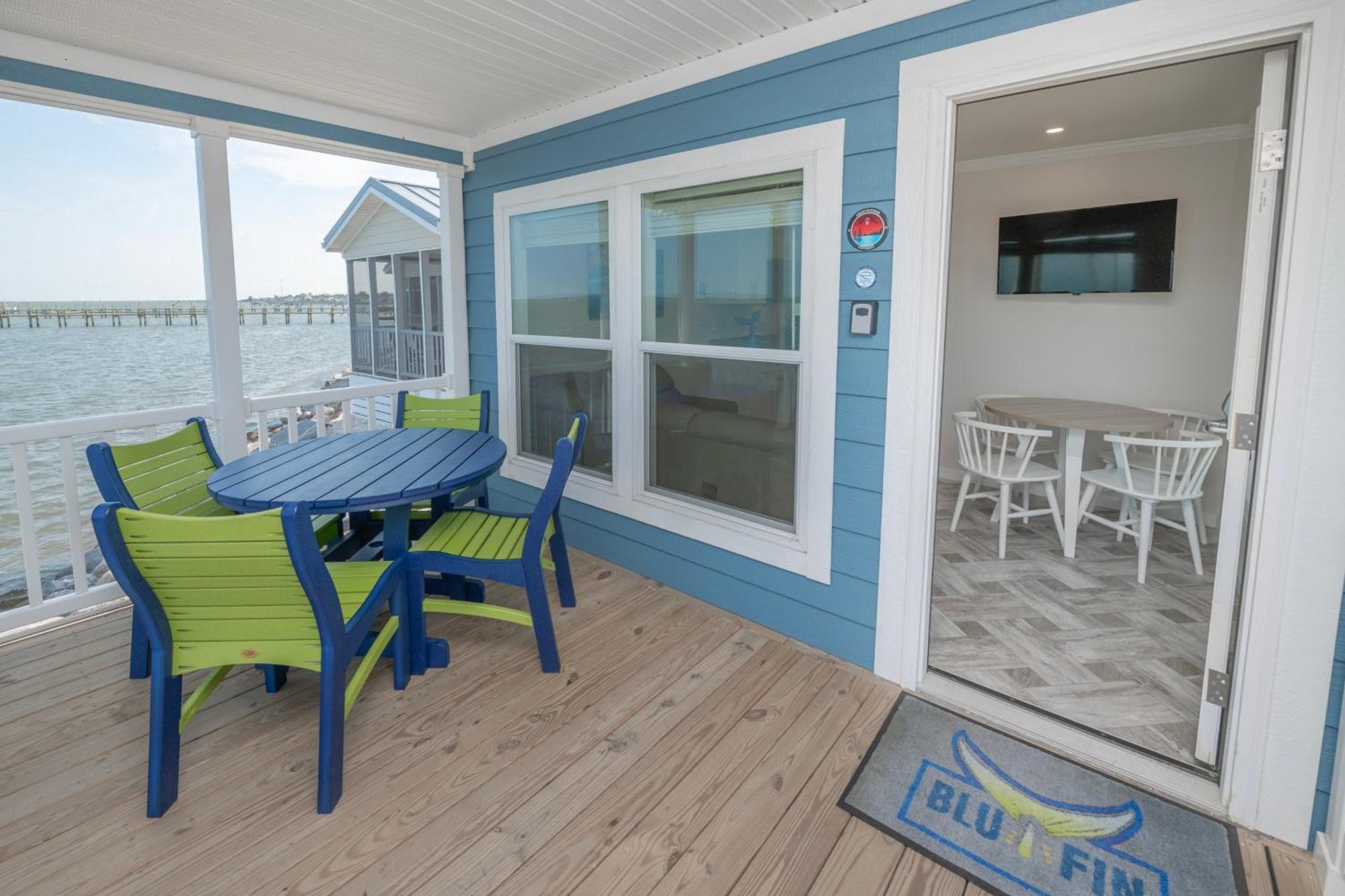 Blufin Bungalows & Marina Chincoteague Room photo