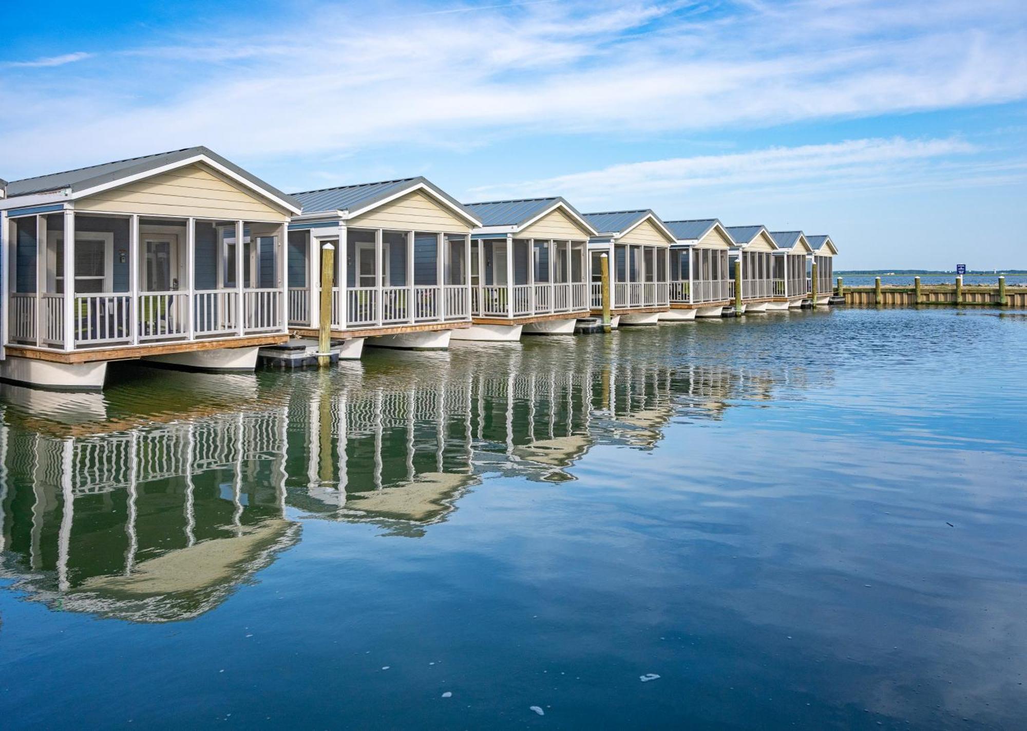 Blufin Bungalows & Marina Chincoteague Exterior photo